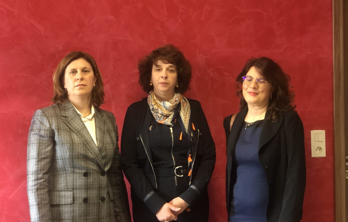 De gauche à droite : la consule du Portugal  Patricia Gaspar, Anne-Marie Costa et Lucilia Nogueira © DR