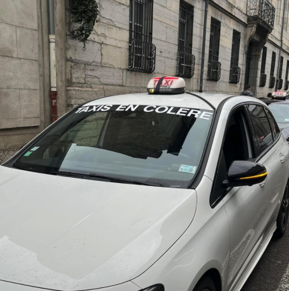 Les taxis sont venus de toute la région Franche-Comté et même des Vosges !  © axis de la Plaine - Vincey