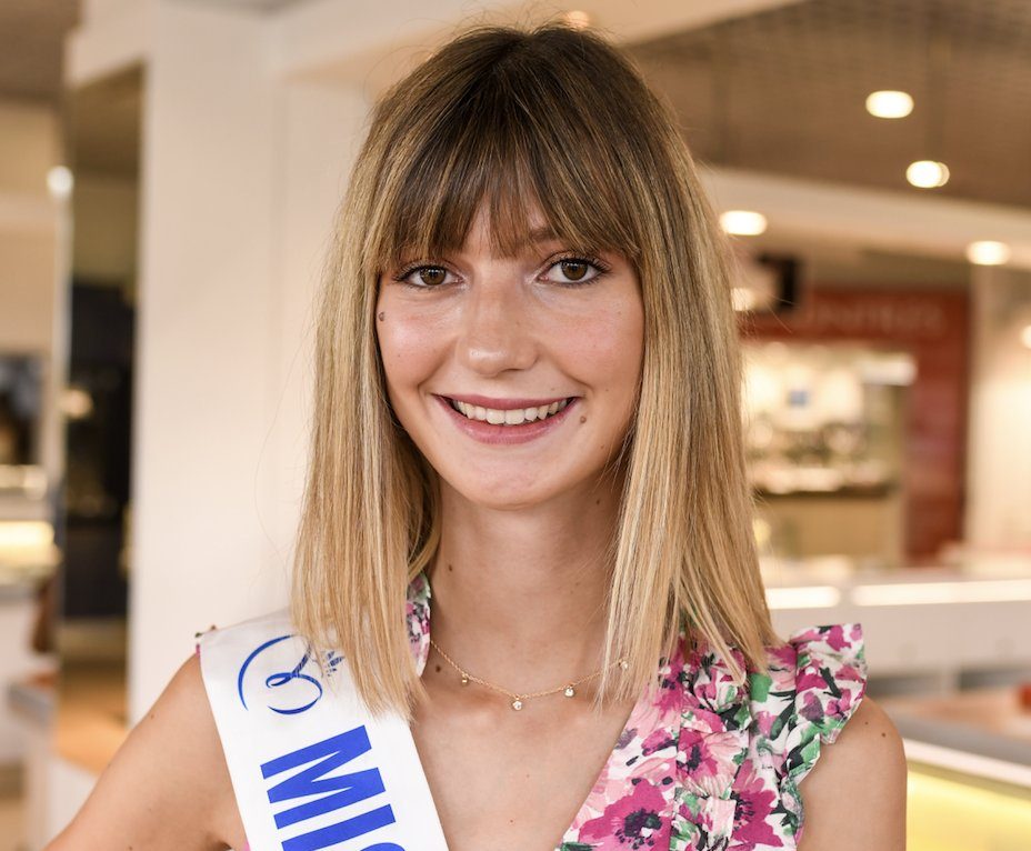 N°7 : Amandine Giuliani, 21 ans, 1,72 m, Longevelle-sur-Doubs (90), Miss Pays de Belfort Montbéliard 2022, maroquinière dans un grand groupe de luxe © Comité Miss Franche-Comté