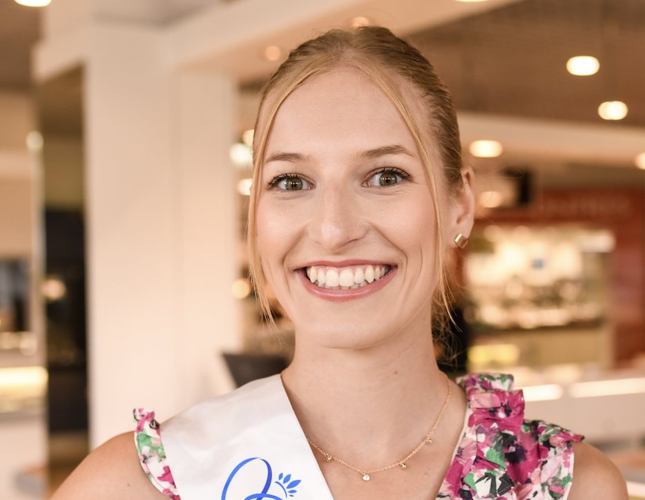 N°8 : Lucie Gomes, 21 ans, 1,70 m, Saône (25), deuxième dauphine Miss Doubs 2022, étudiante en master management du sport à l'Université de Besançon © Comité Miss Franche-Comté