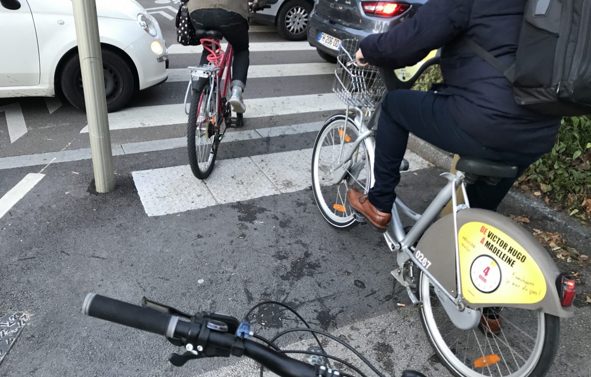 On respecte les feux rouges... même à vélo !  © Elodie R