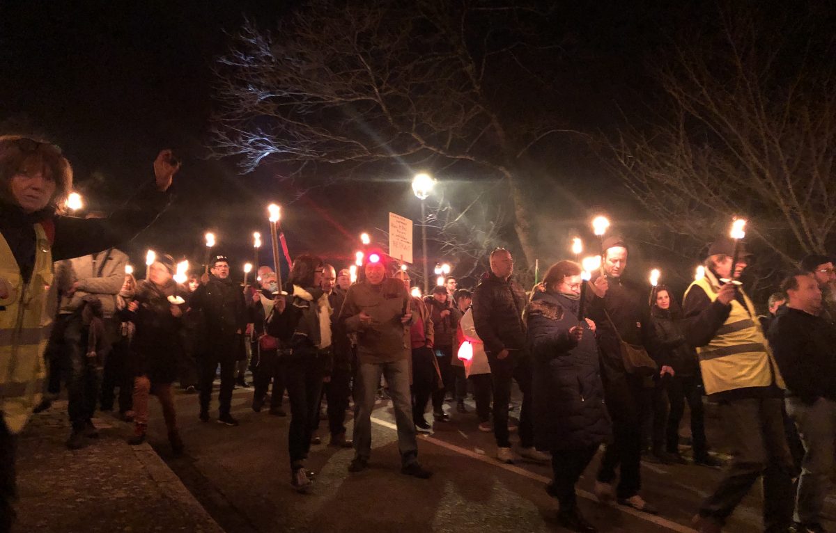 Descente aux flambeaux contre la réforme des retraites le 14 février 2023. © Alexane Alfaro