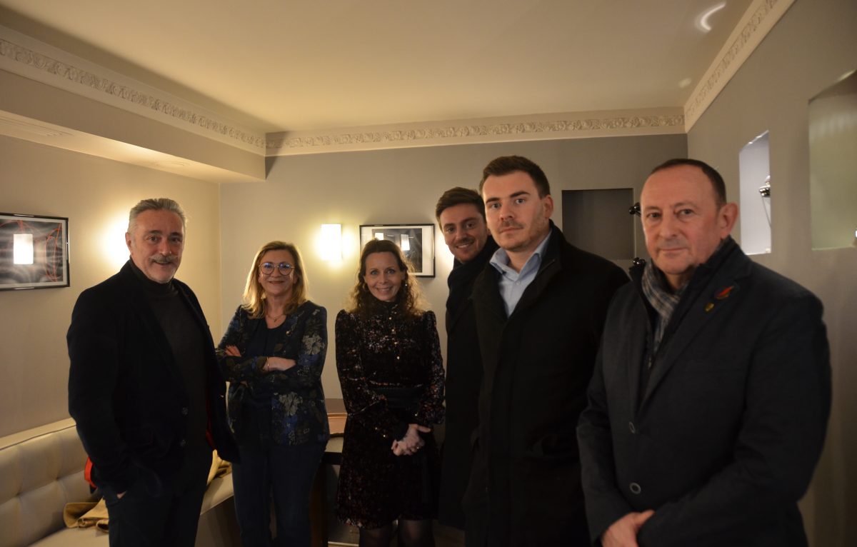 Jacques Ricciardetti, Nathalie Fritsch, Géraldine Grangier, Alexandre Loubet, Jordan Guitton et Eric Fusis. © Arthur Rougeot