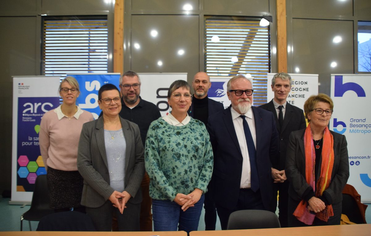 Jean François Colombet, 
a réuni aujourd'hui M.G. DUFAY, présidente de 
@bfc_region
, C. BOUQUIN, présidente du 
@Doubscd25
, A. VIGNOT, maire de 
@villedebesancon
 et présidente de GBM, et l'ensemble des acteurs publics concernés ©