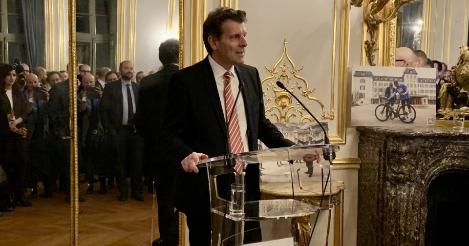 Yannick Roulin L’ambassadeur de Suisse arrive en Bourgogne-Franche-Comté… sur son vélo ...