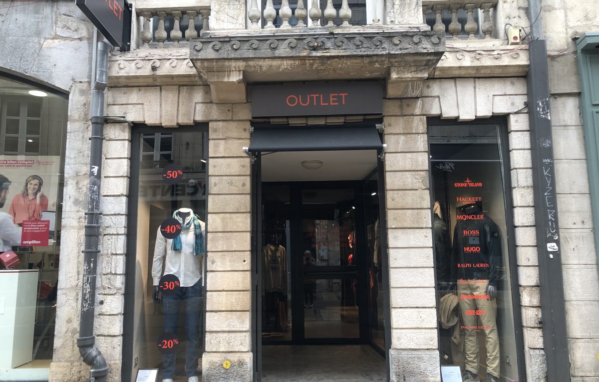 Outlet, Vêtements & Chaussures