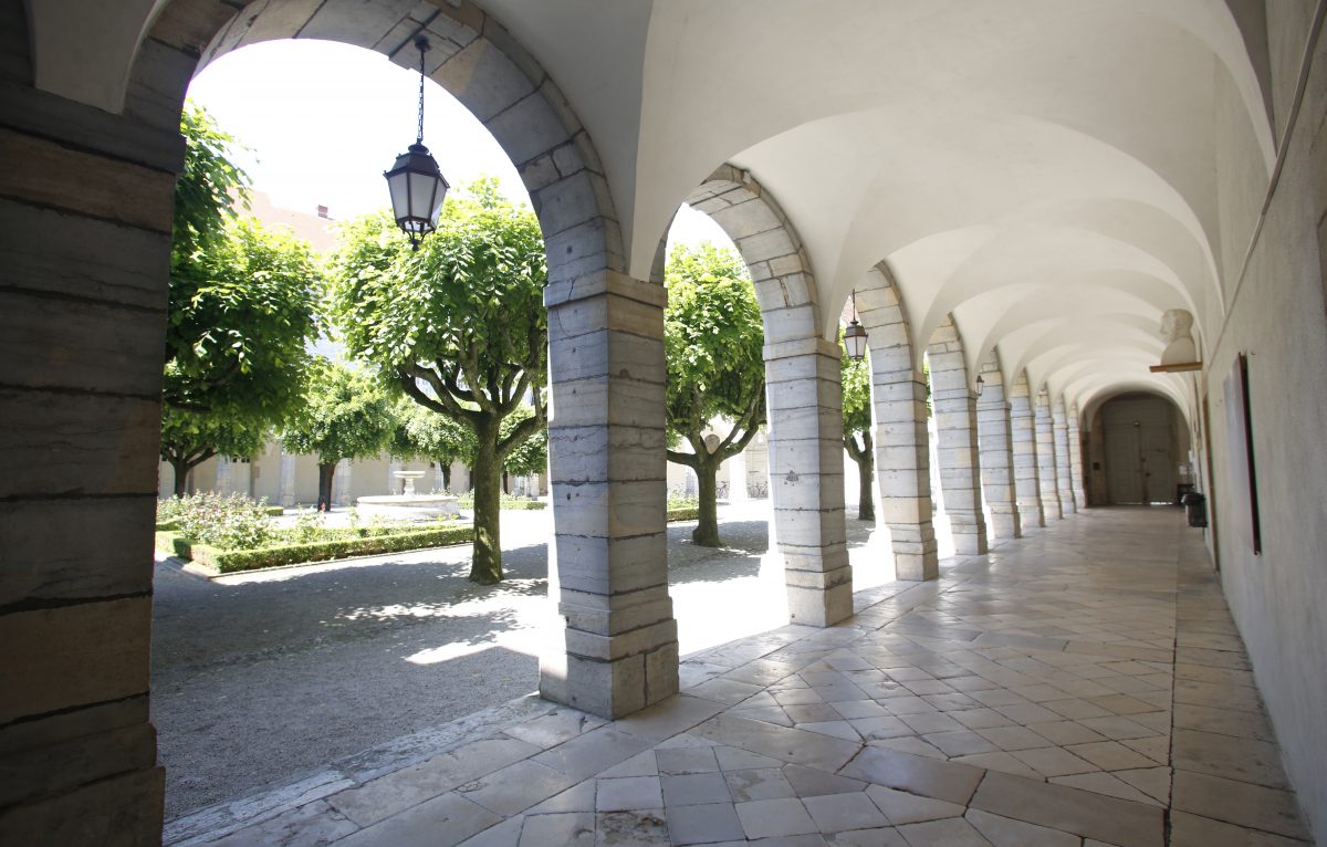 Collège Victor Hugo à Besançon © Office de Tourisme / Ville de Besançon