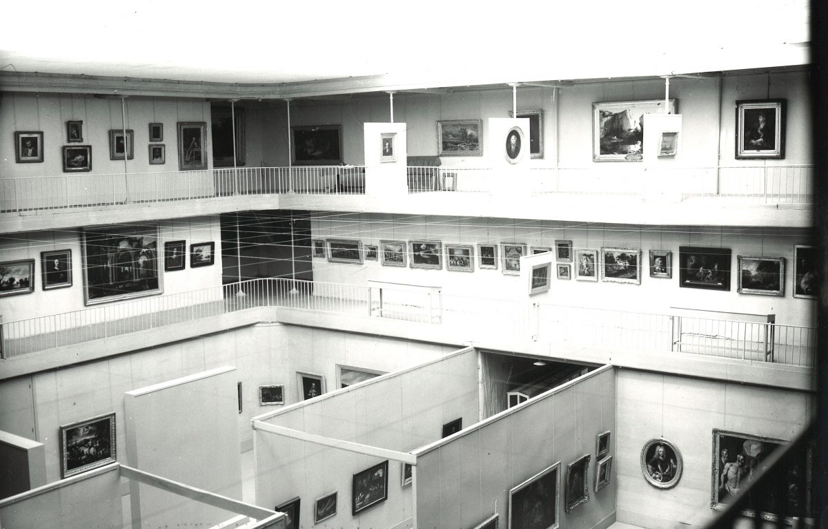 Vue des galeries consacrées aux peintures, au centre du musée, entre 1962 et 1965, Besançon, doc. MBAA © Anonyme