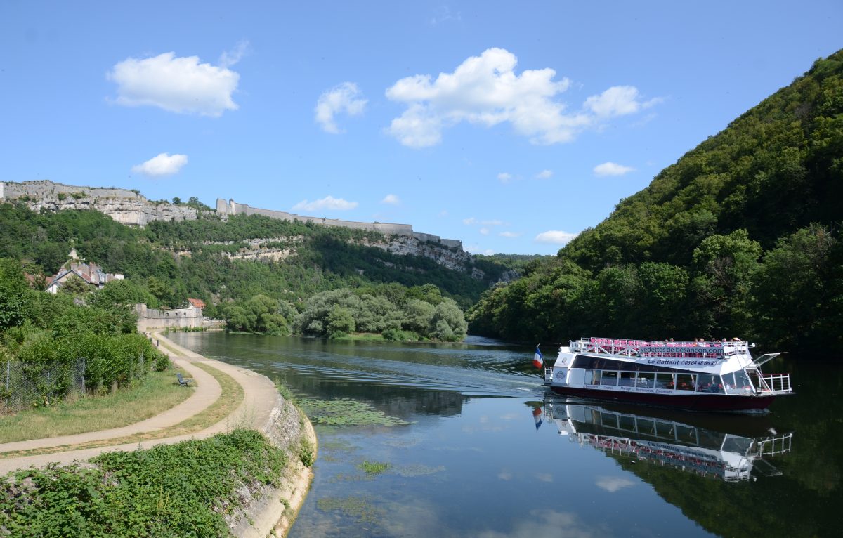 Les bords du Doubs voient défiler les premiers bateaux touristiques de la saison © Lilou B.