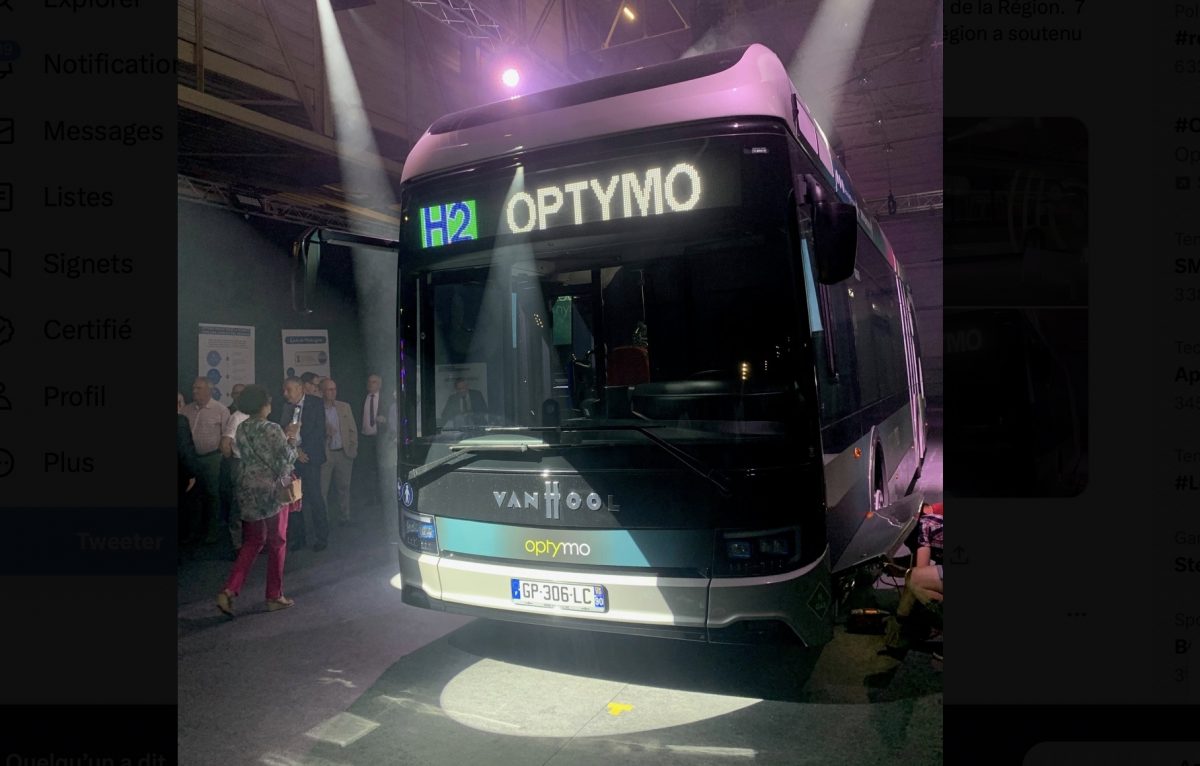 Le 22 juin avait été présentée la nouvelle flotte de bus à hydrogène en présence de Michel Neugnot, vice-président mobilités de la Région.  © Région BFC