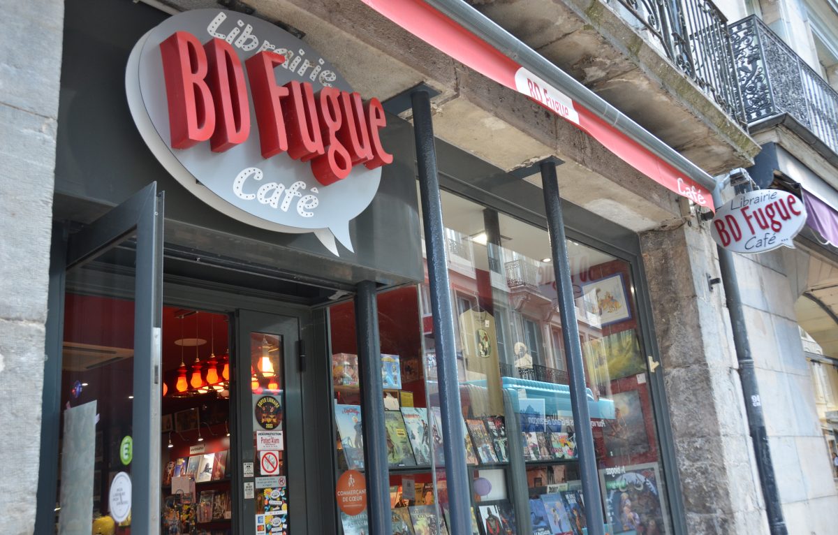 La devanture de la librairie BD&Mangas BD Fugue, 79 grande rue à Besançon <span class='copyright'></img>© Lilou B.</span>