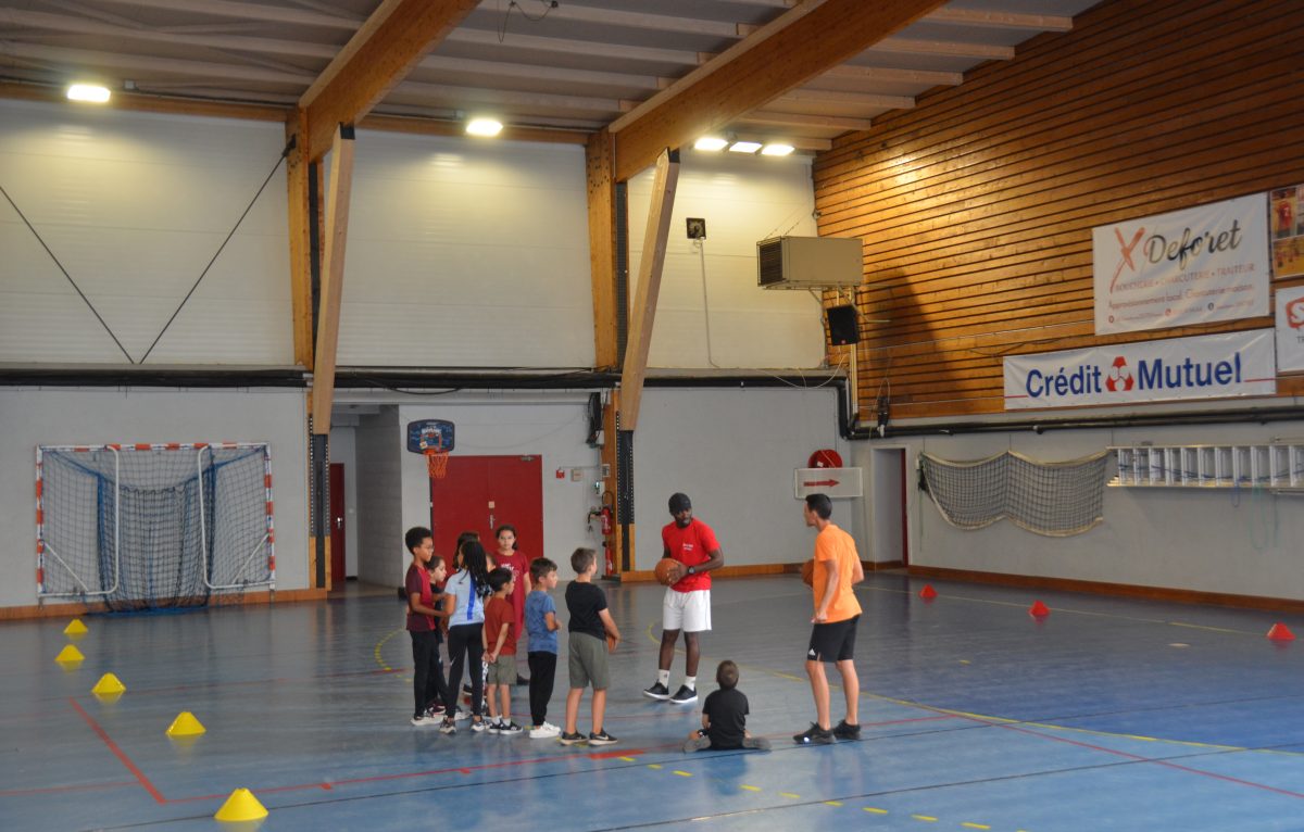 Sports collectifs en salle - site de la Malcombe © Lilou B.