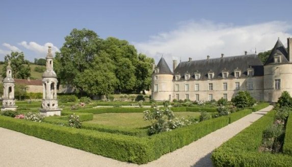 Jardins du chateau de Bussy Rabutin à Bussy-le-Grand (21) &copy; Jean-Pierre Delagarde CMN
