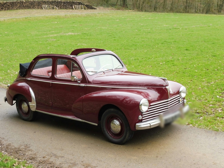 Peugeot 203 découvrable 1952. © Jean-Charles Dieterlé