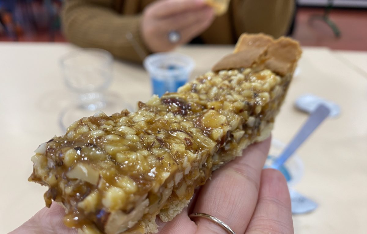 Une tarte aux noix et au miel, en phase de test avant (peut-être) de la proposer à des écoliers... © Alexane Alfaro