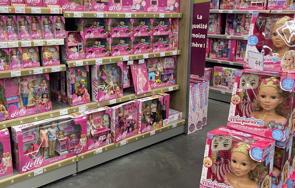 Les poupées Barbie ont la cote aux enchères