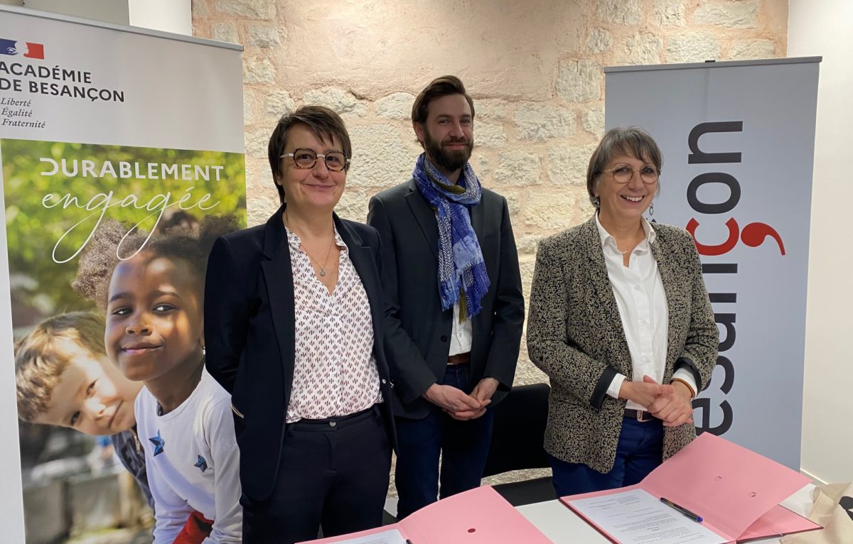 Nathalie Albert-Moretti, rectrice de l'académie de Besançon, Vincent Briand, directeur du musée de la Résistance et de la Déportation et Anne Vignot, maire de Besançon. © Alexane Alfaro