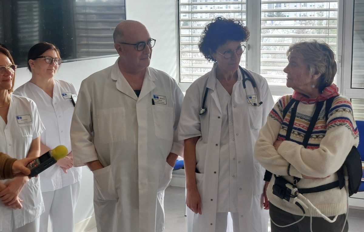 Evelyne Goyet (à droite) et l'équipe médicale du CHU de Besançon. © CHU de Besançon