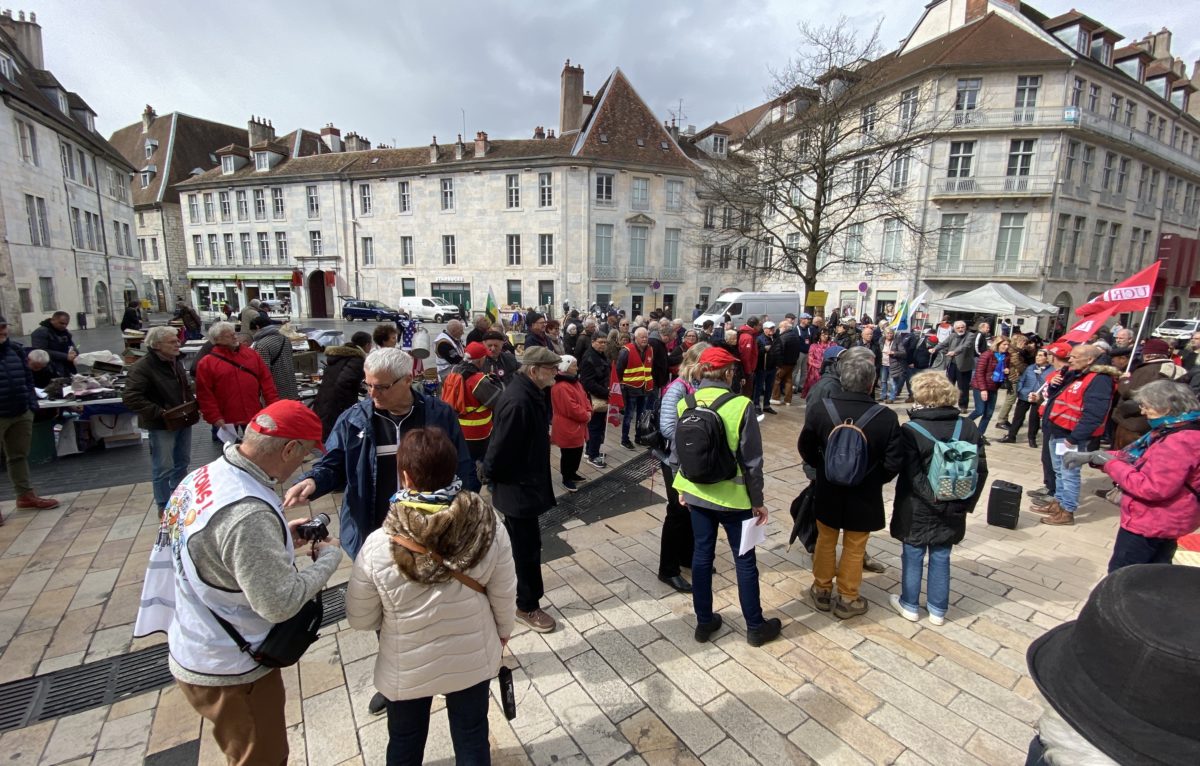 Manifestation des retraité(e)s à Besançon. © Alexane Alfaro