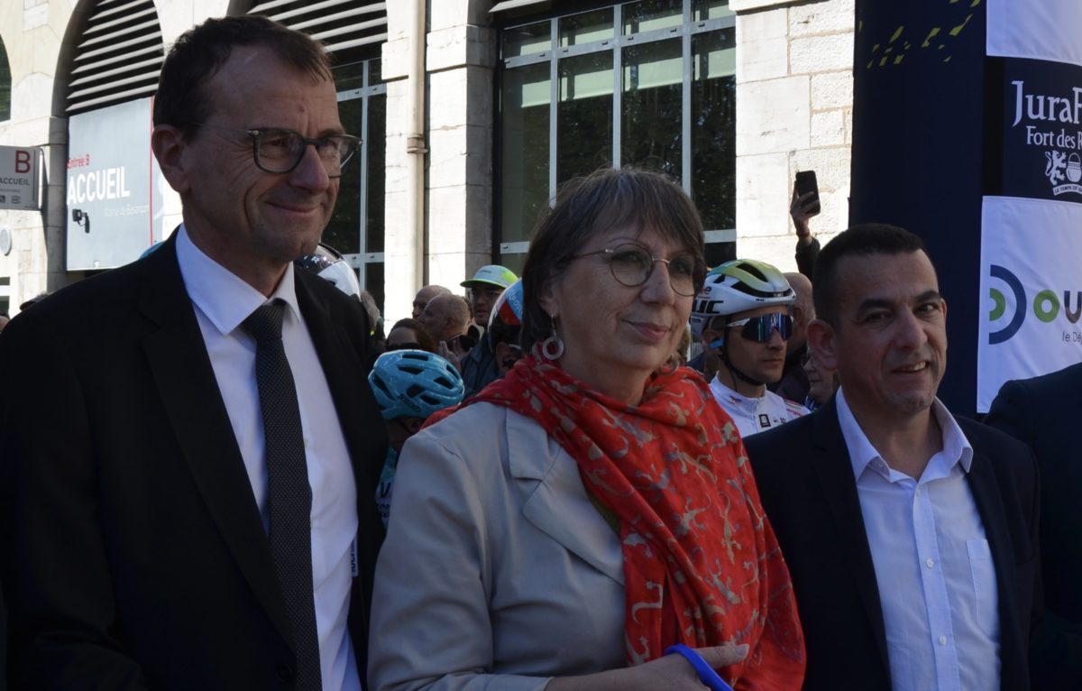 Michel Callot, président de la FFC, Anne Vignot, présidente de Grand Besançon Métropole et maire de Besançon et Adbel Ghezali, adjointe à la maire en charge des Sports. © Elodie R.