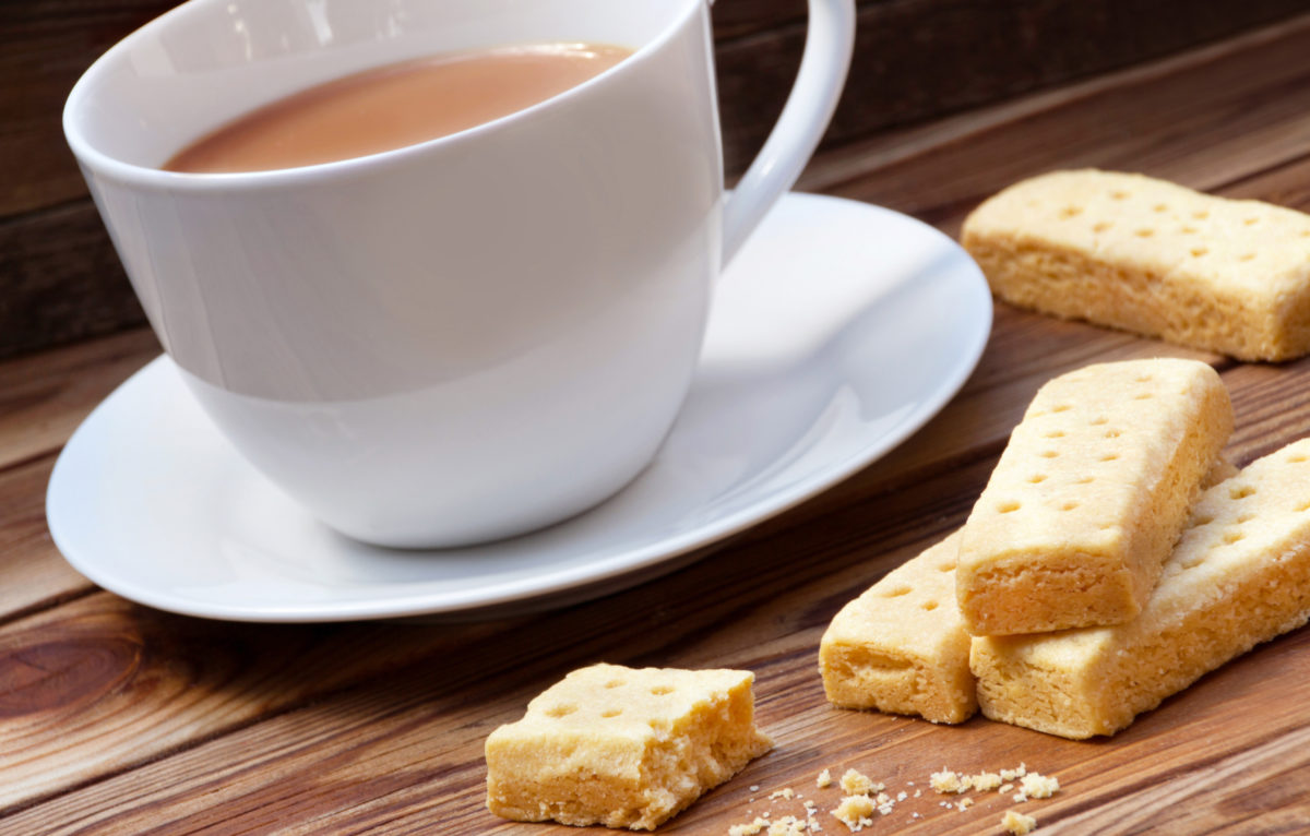 Tee with milk and shortbread foire comtoise © Foire comtoise