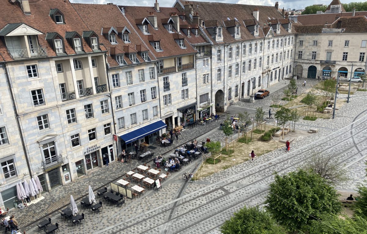Place de la Revolution, Besançon du rooftop de l'Epicerie co-working. © Hélène Loget