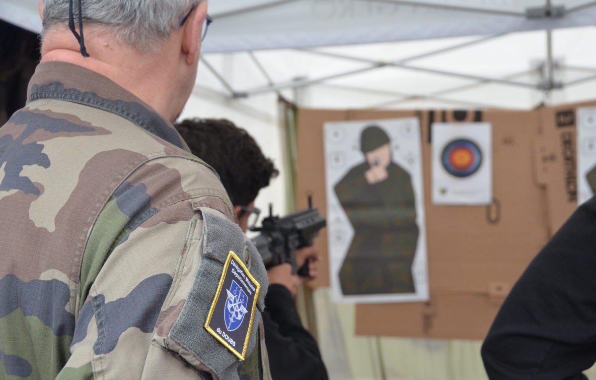 Atelier airsoft par le 6ème régiment du matériel de Besançon © Zoé Coutelle