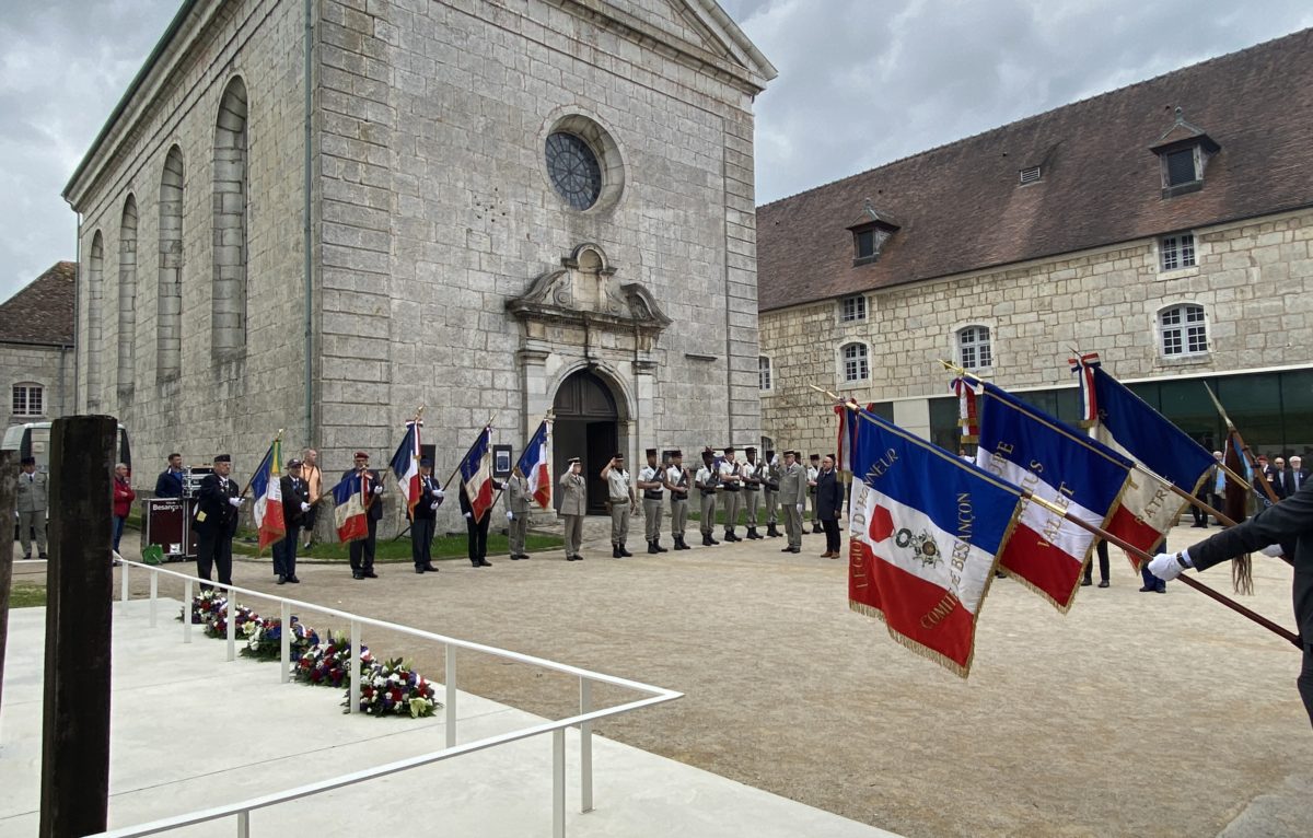  © Élodie R.