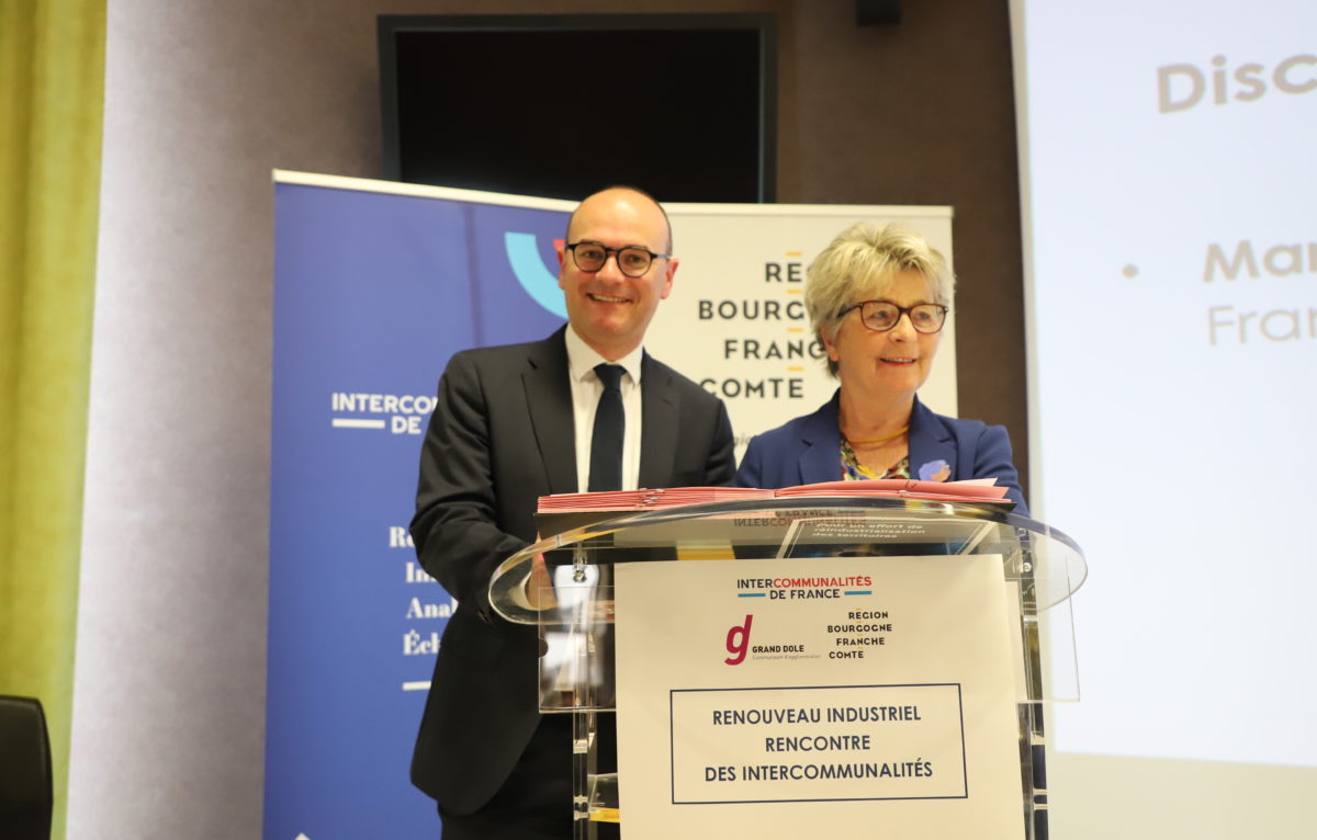 Marie-Guite Dufay, présidente de la Région Bourgogne-Franche-Comté et Sébastien Martin, président du Grand Chalon et de l’Association des intercommunalités de France mai. © Région BFC / Océane LAVOUSTET