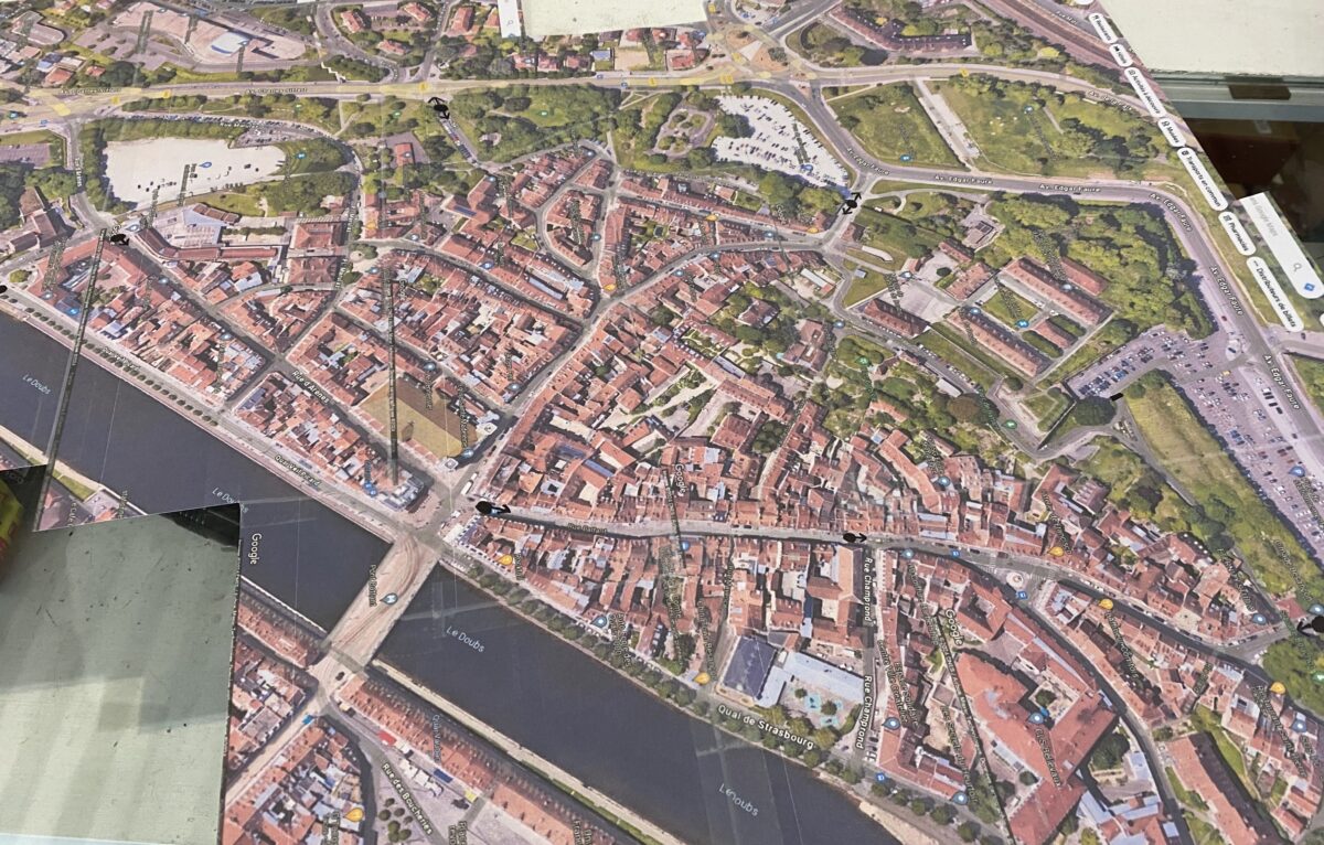 Quartier Battant avec les différentes bornes &copy; Hélène Loget