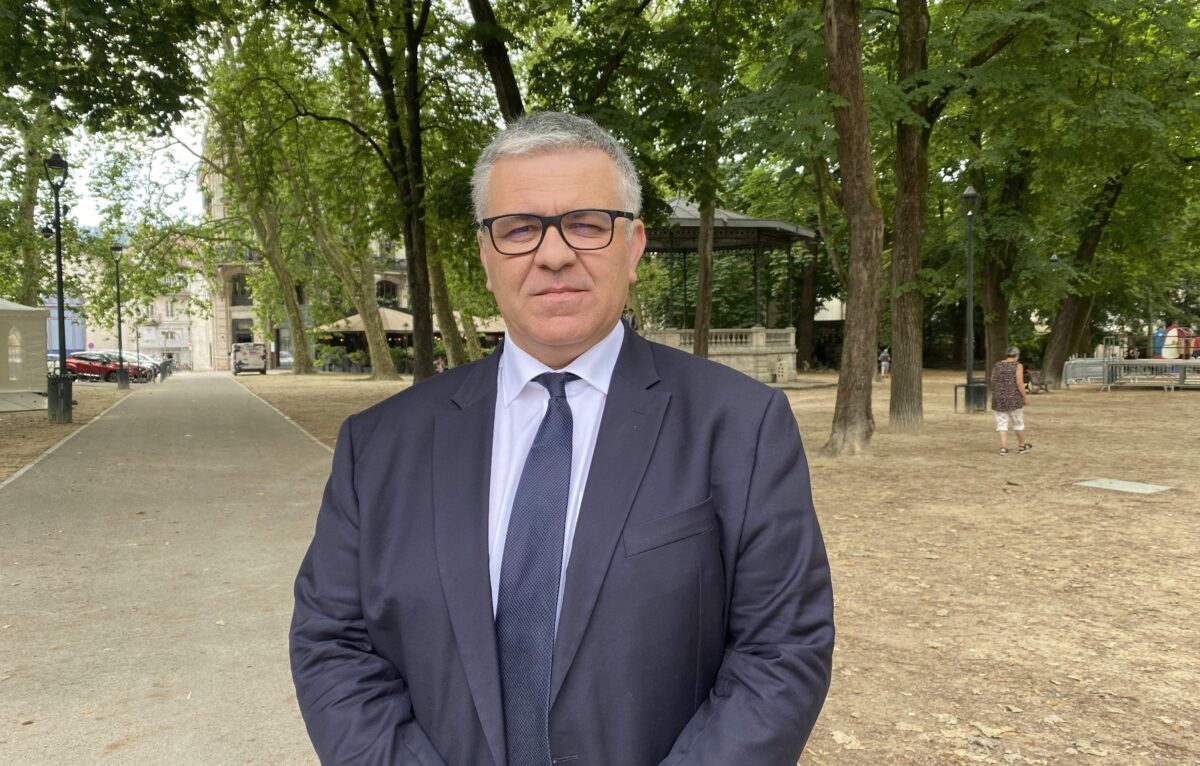 De gauche à droite :  Laurent Croizier, député sortant et candidat pour la majorité et présidentielle  © Hélène Loget
