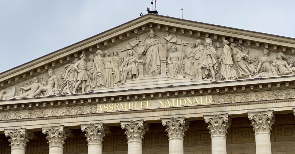 Réseaux sociaux interdits aux moins de 15 ans, les députés votent ce lundi • macommune.info