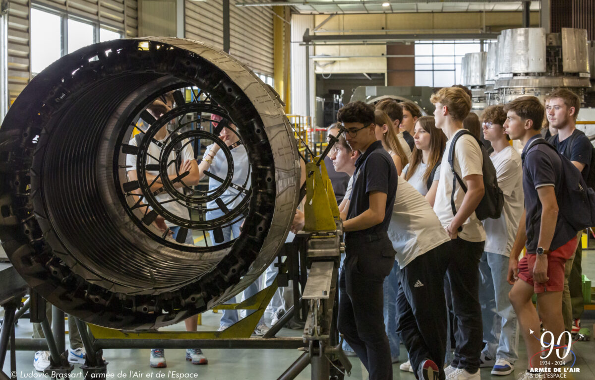 Du 24 au 28 juin 2024, des éléves en classe de seconde de divers lycées de france ont pu découvrir divers métiers sur la Base aérienne 116. © Ludovic Brassart / armée de l'Air et de l'Espace
