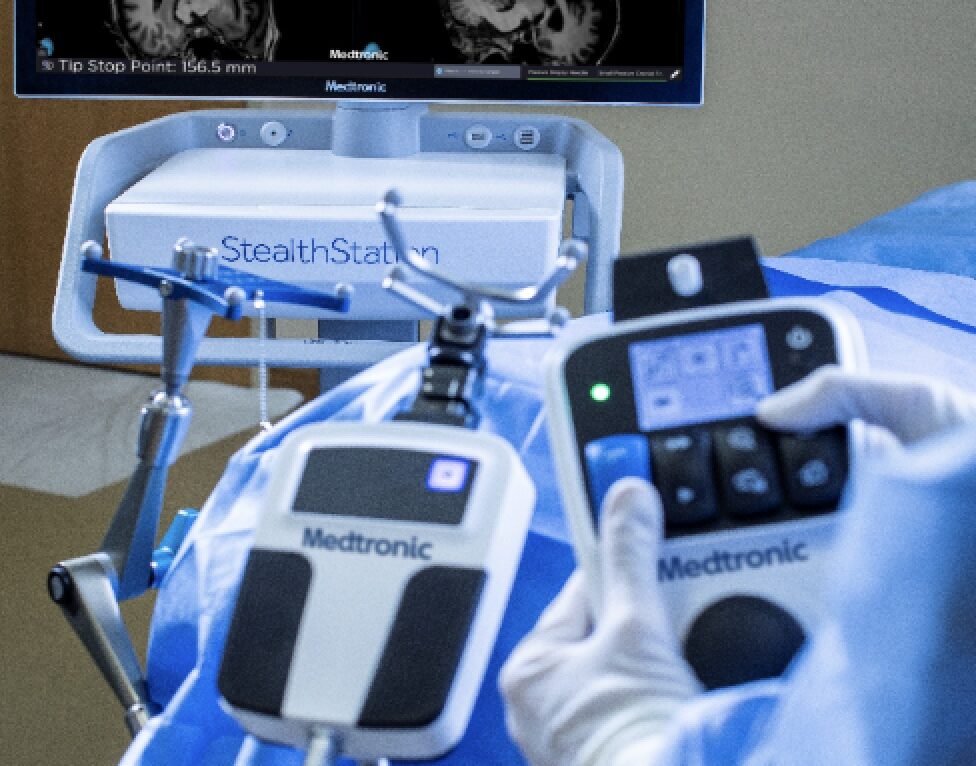 La plateforme de guidage robotisée Stealth Autoguide™ de Medtronic. © CHU de Besançon