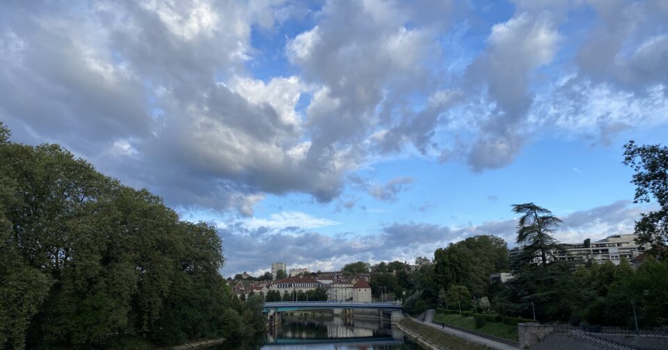 Entre averses et éclaircies : la météo joue les indécises en Franche-Comté • macommune.info