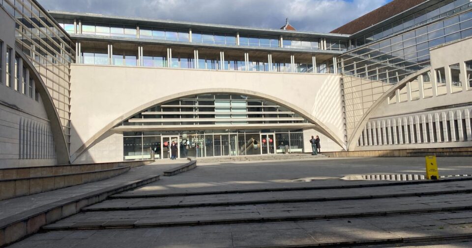 Affaire Avenir Fermetures : 100 victimes, 700.000 € de préjudice et une enquête pénale ouverte à Besançon • macommune.info