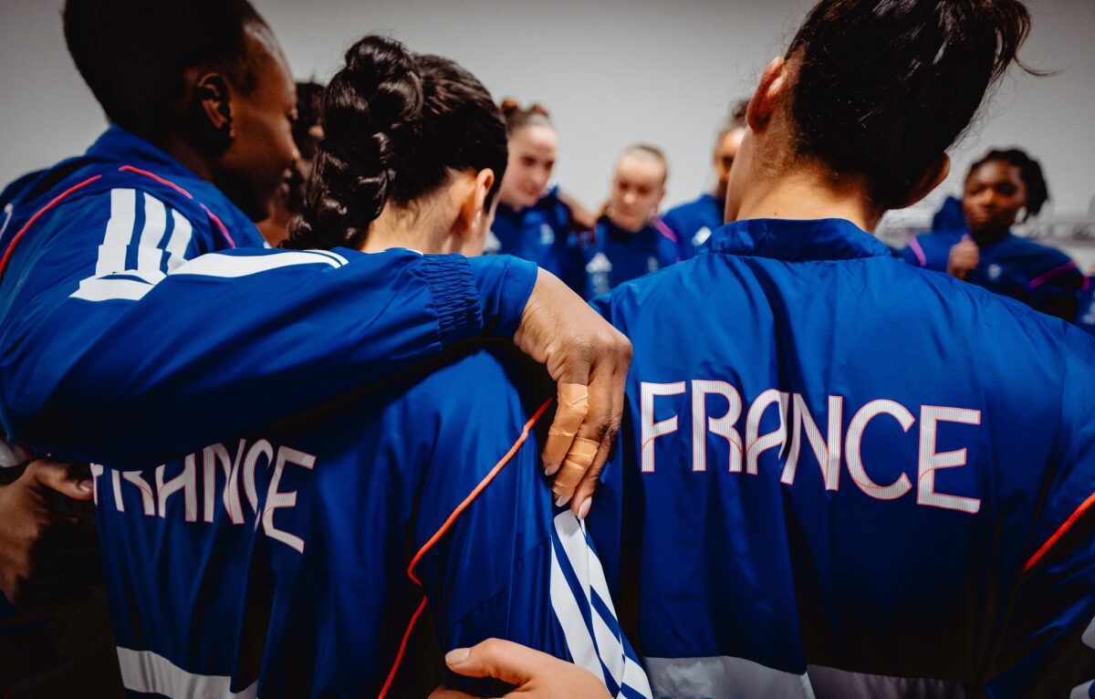  © Facebook equipes de france de handball