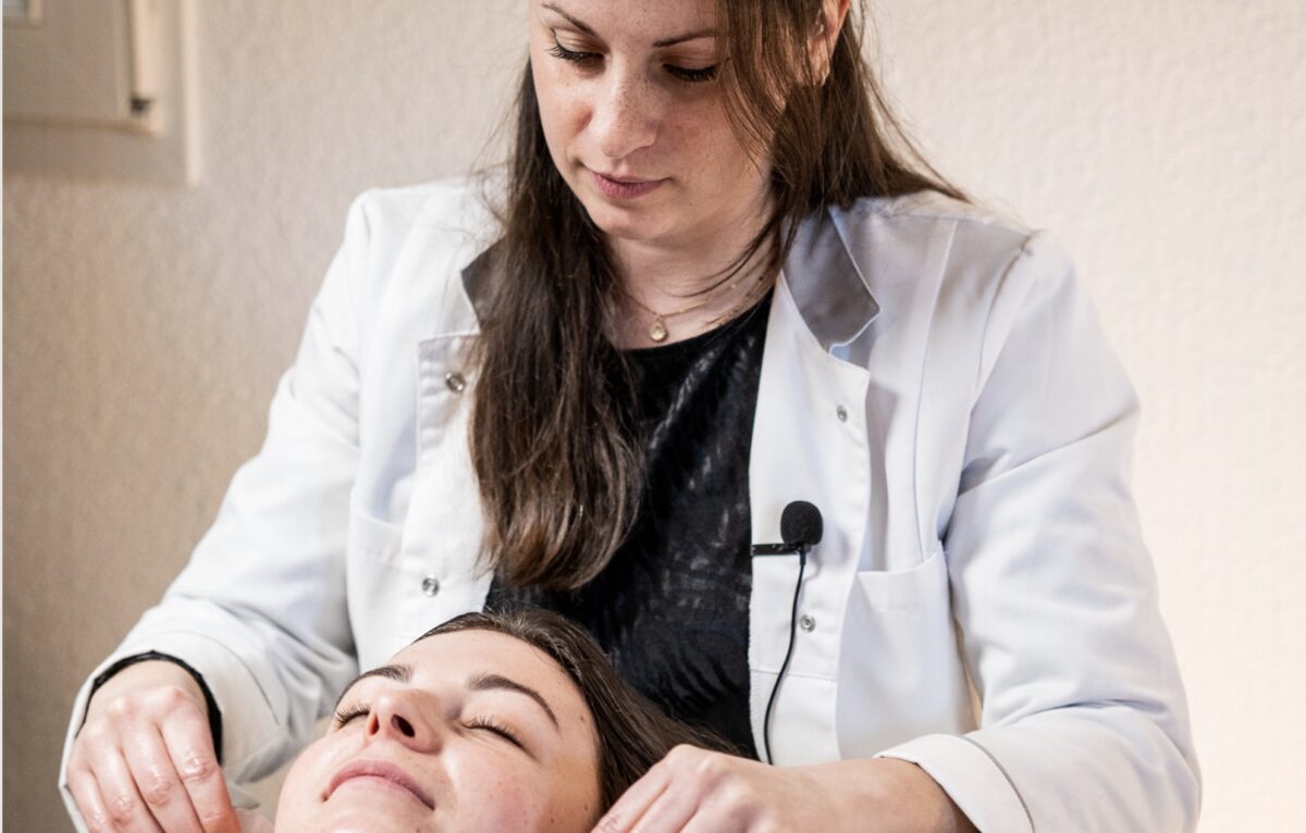Le drainage lymphatique du visage à l'Institut Amande Douce à Besançon. © DR