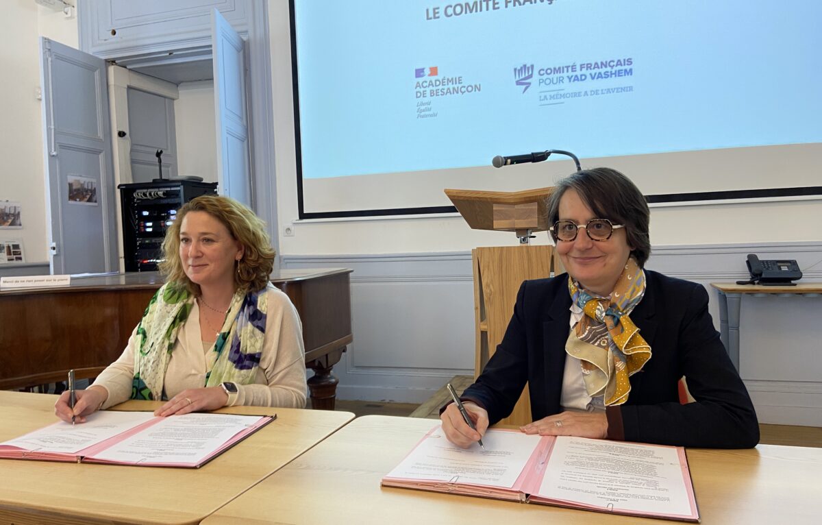 Stéphanie Castel, secrétaire générale du Comité français pour Yad Vashem et Nathalie Albert-Moretti, rectrice de la région académique Bourgogne-Franche-Comté, rectrice de l’académie de Besançon et chancelière des universités.  © Élodie R.