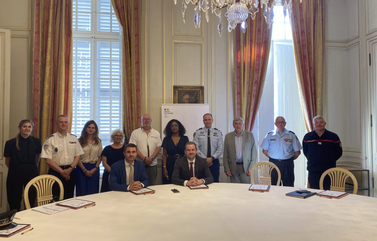 Les signataires du protocole pour mieux accompagner les familles de victimes d’accidents mortels de la route
 © Hélène Loget