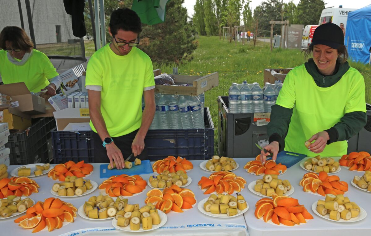 Boucles de Vauban - bénévoles au ravitaillement © Decathlon