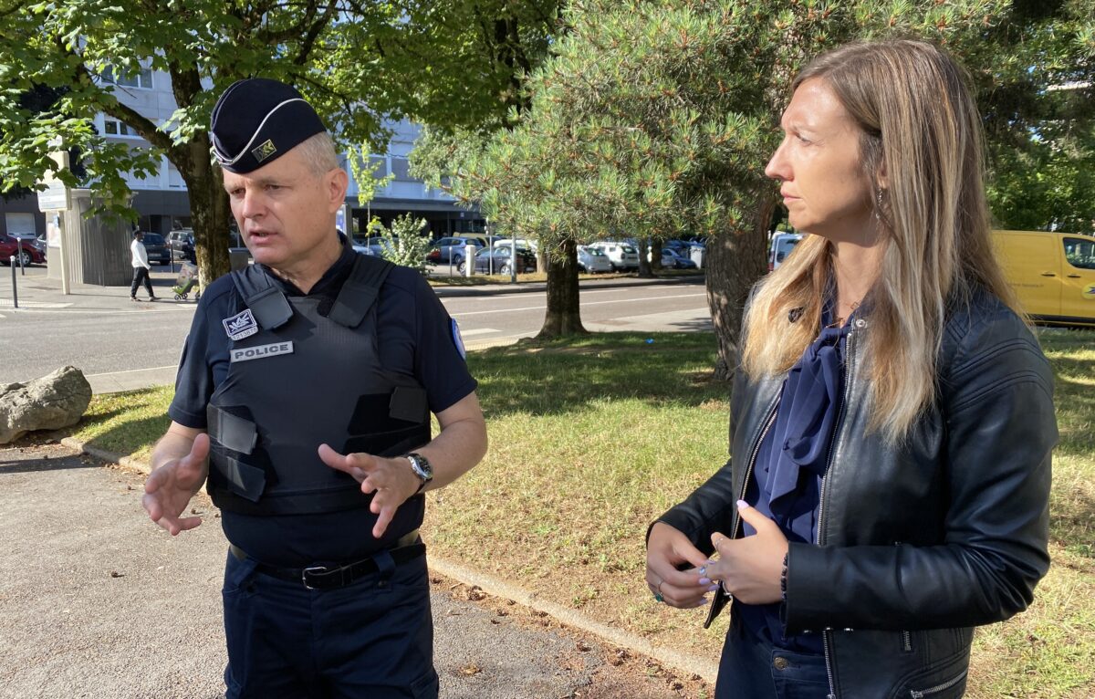Laurent Perraut, directeur interdépartemental de la police nationale du Doubs, et Jennifer Rouselle, sous-préfète du Doubs. © Alexane Alfaro