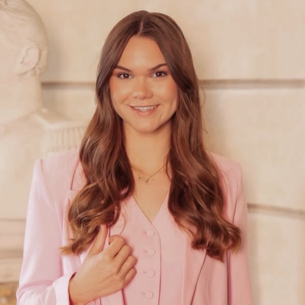 Candidate n°2 - Lucie Robert © studiomaiaoff 