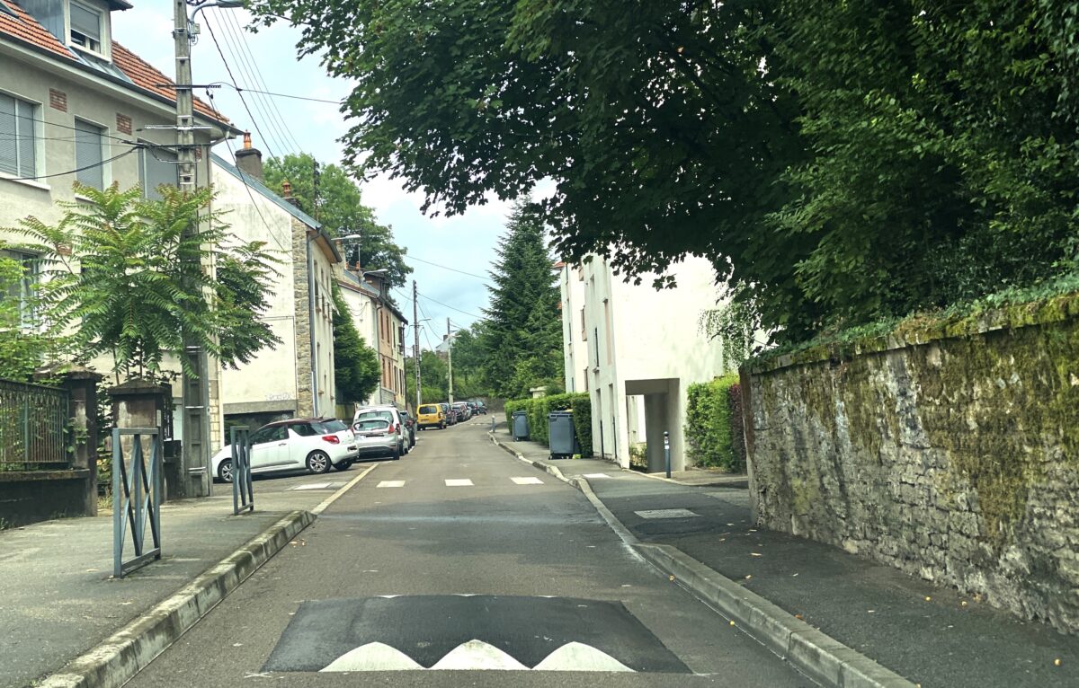 Un coussin berlinois rue de la Rotonde à Besançon. © Alexane Alfaro