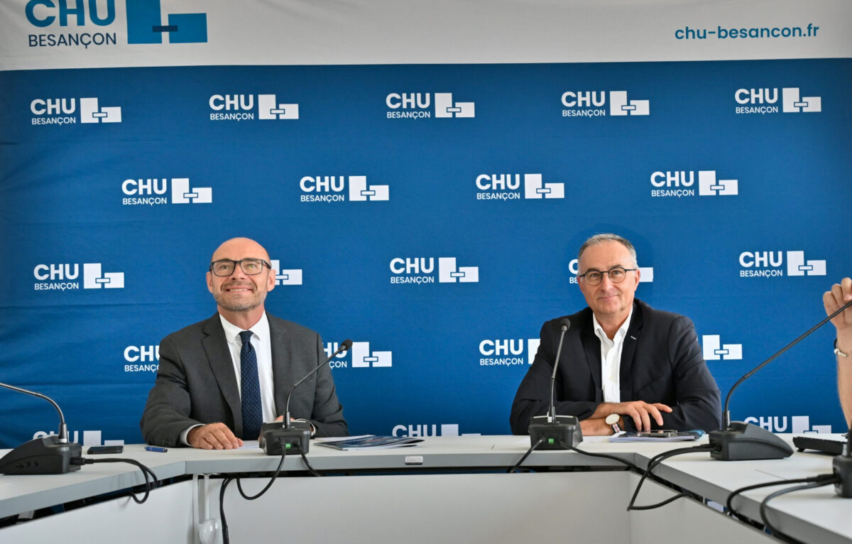 Le directeur général du CHU de Besançon Thierry Gamond-Rius et le professeur Samuel Limat, président de la commission médicale d’établissement. © CHU de Besançon