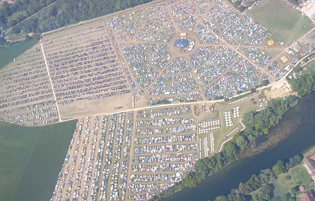 Le camping du No Logo Festival 2025. © Domergue Aviation