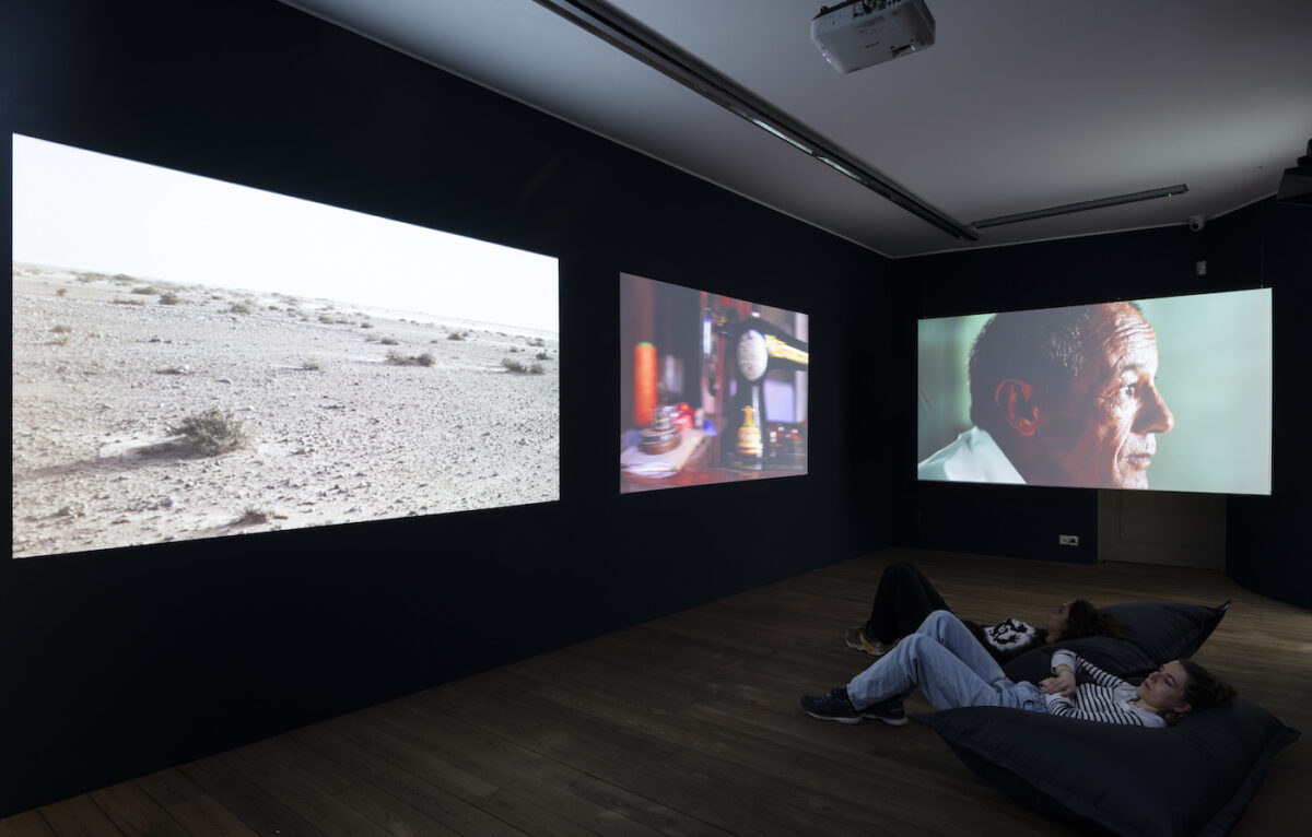 Vue de l’installation Trab’ssahl dans l’exposition La Linea Insubrica au Kunst Merano Arte, 2024.
© Abdessamad El Montassir / ADAGP, Paris © Ivo Corra?
