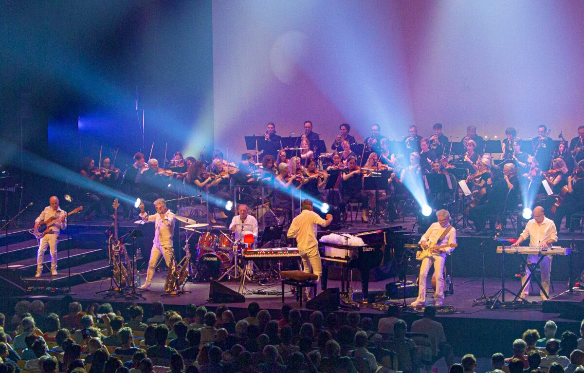 breakfast in philharmonic en concert à Micropolis  © Jean Claude Jacottot