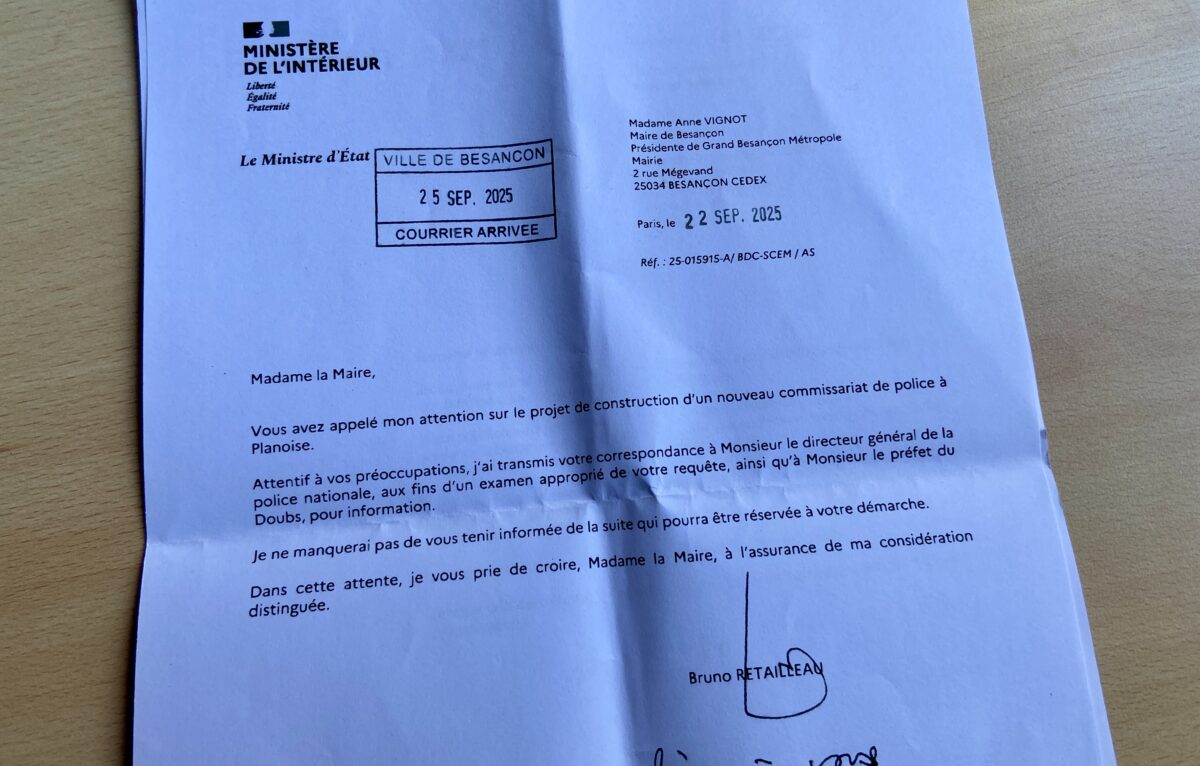 Le courrier du ministre Bruno Retailleau reçu le 25 septembre 2025 par la Ville de Besançon.  © Élodie R.