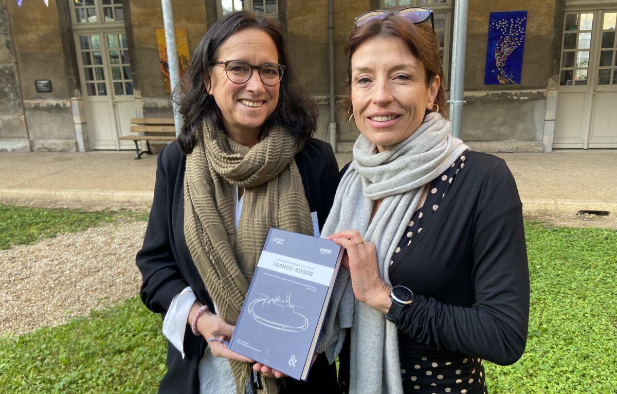 Les professeurs Valerie Défago (université de Neuchâtel) et Béatrice Laperou-Scheneider (Université Marie et Louis Pasteur. © Élodie R.